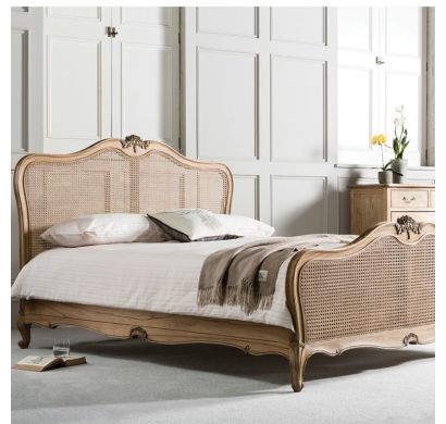 Curves & Carvings Classic Collection Bed - C&C BED0627